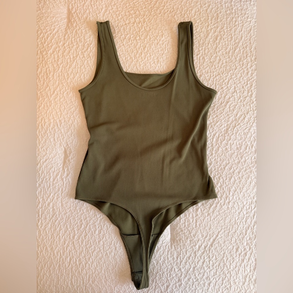 Abercrombie & Fitch Soft A&F Ribbed Bodysuit – Olive Green, Size XL - Picture 7 of 8